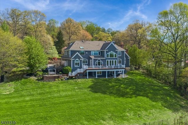 12 Beacon Hill Dr, Chester Twp., NJ 07930