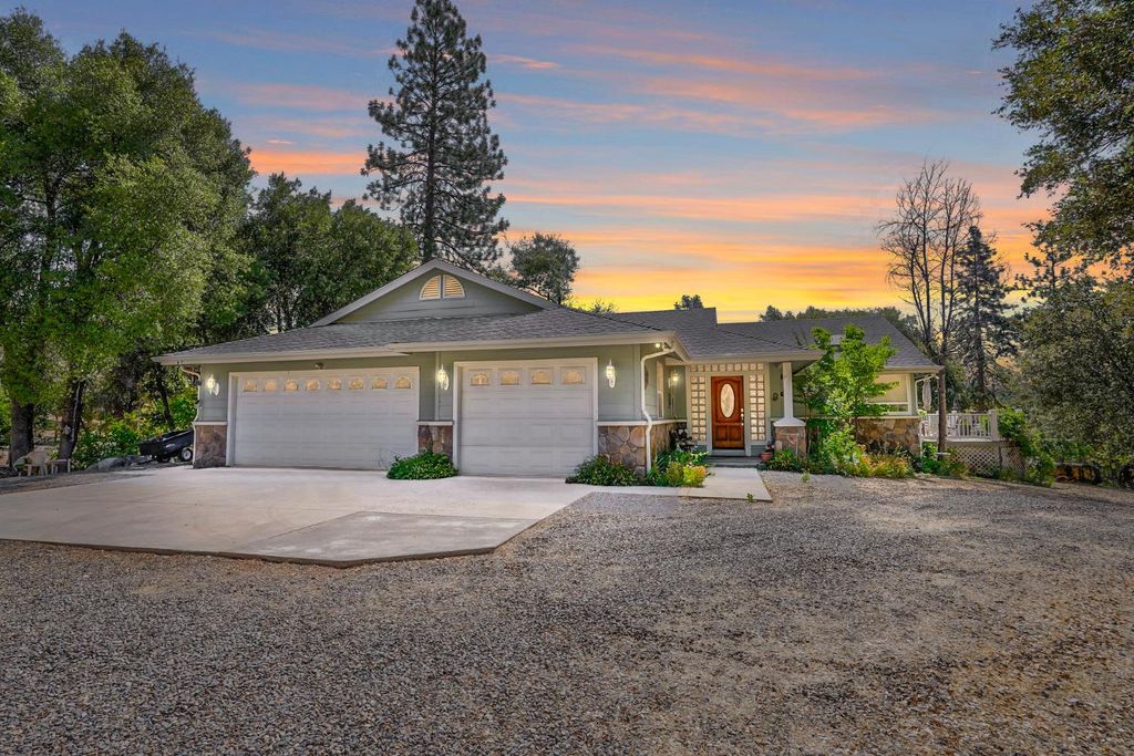 Image 1 of property listing at 44550 Windsong Way, Ahwahnee, CA 93601