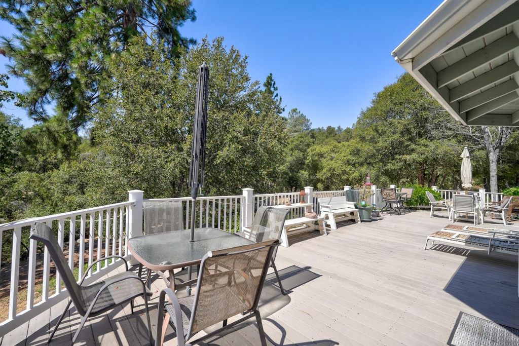 Image 10 of property listing at 44550 Windsong Way, Ahwahnee, CA 93601