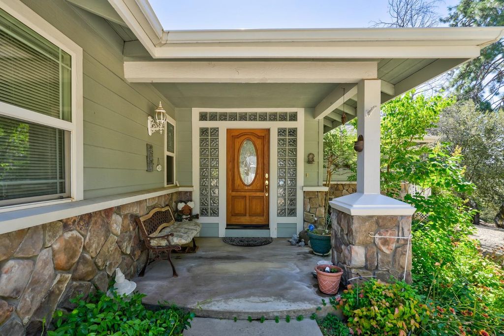 Image 12 of property listing at 44550 Windsong Way, Ahwahnee, CA 93601