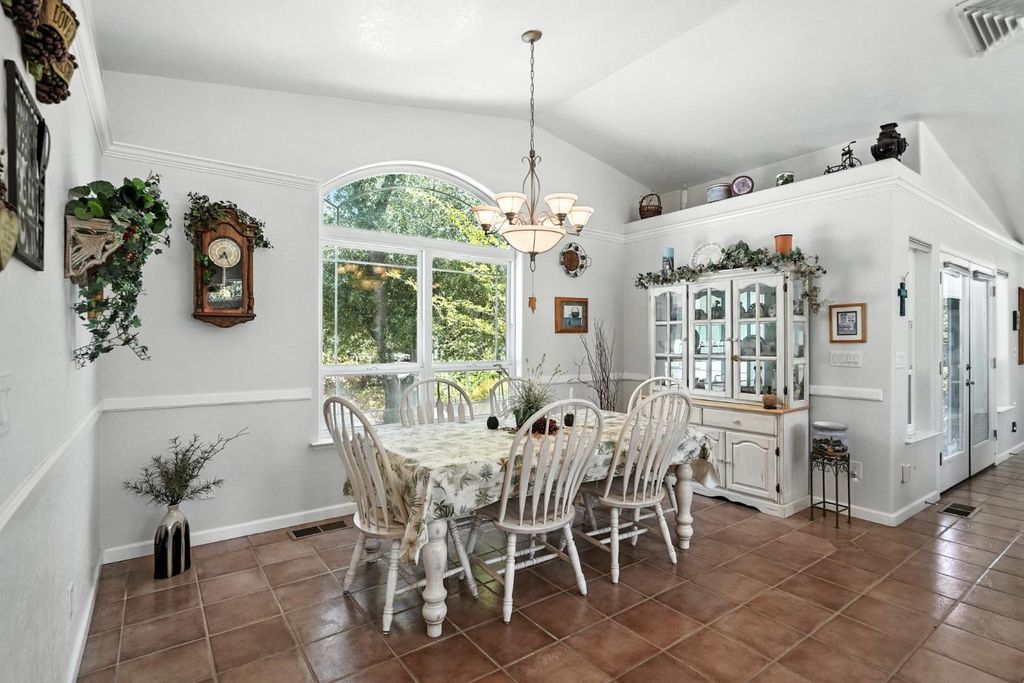 Image 16 of property listing at 44550 Windsong Way, Ahwahnee, CA 93601