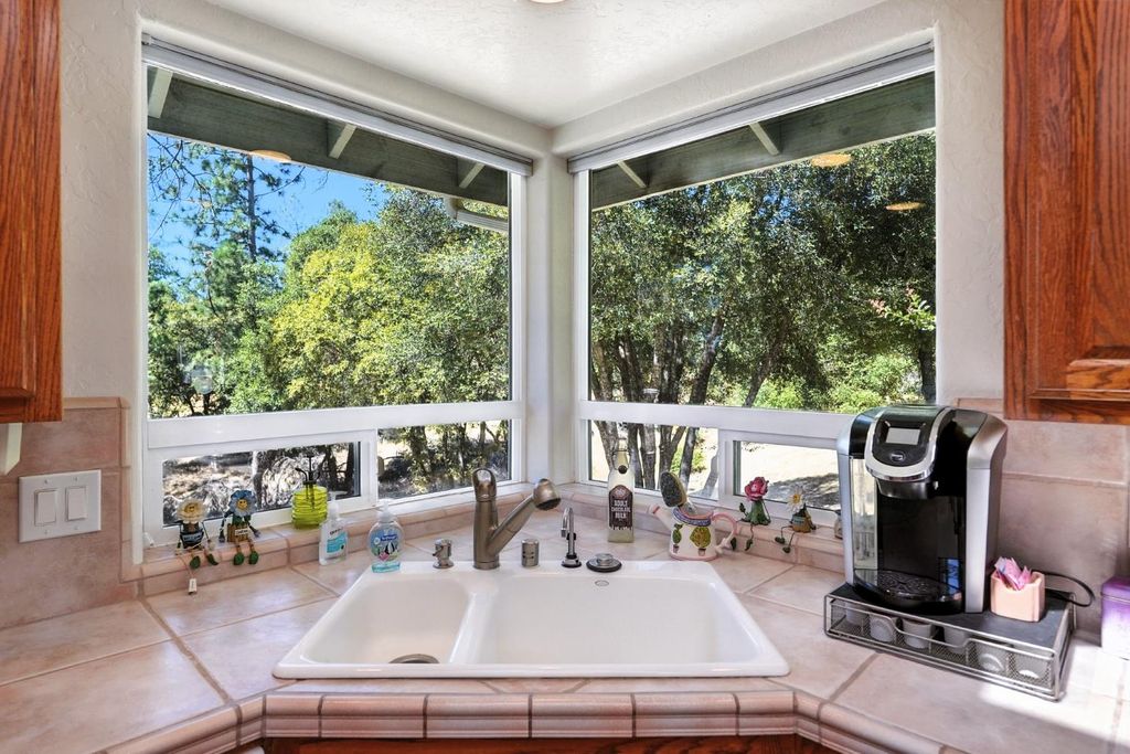 Image 21 of property listing at 44550 Windsong Way, Ahwahnee, CA 93601