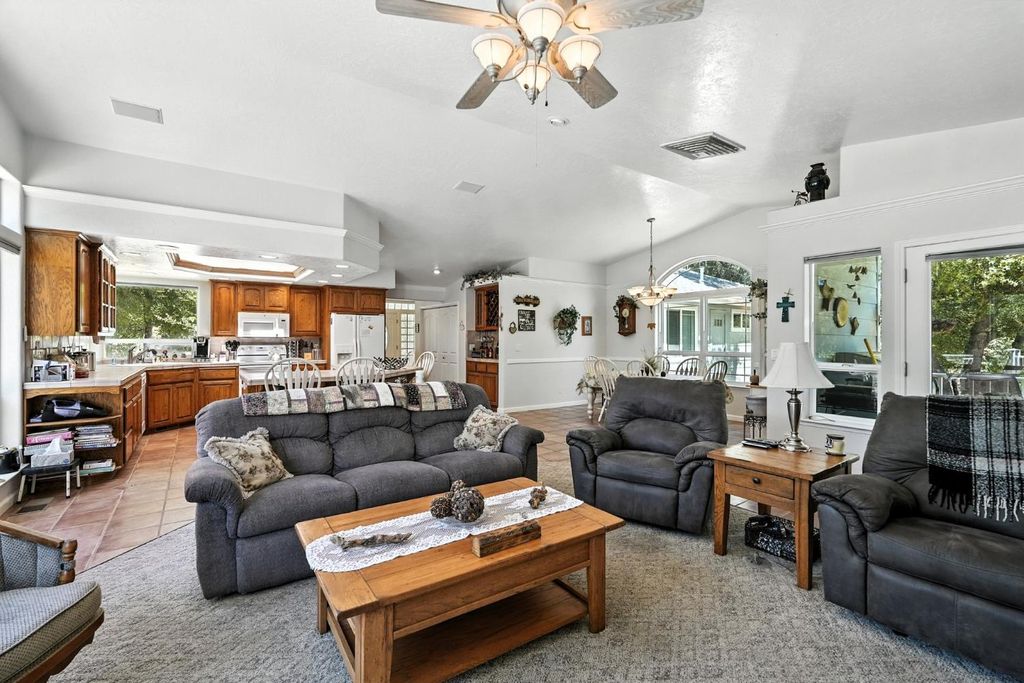 Image 22 of property listing at 44550 Windsong Way, Ahwahnee, CA 93601