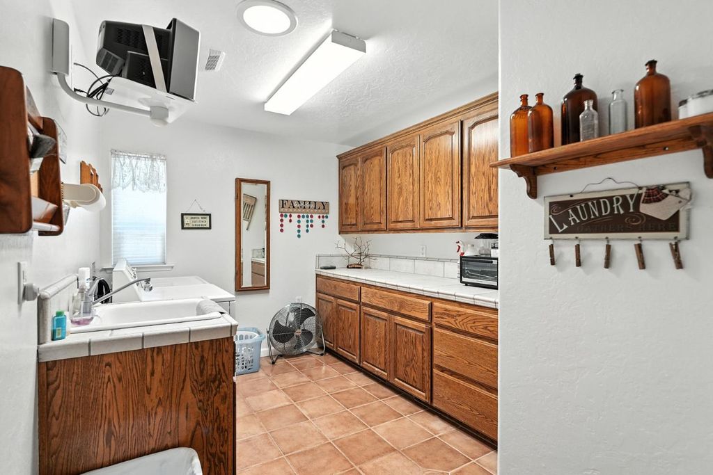 Image 35 of property listing at 44550 Windsong Way, Ahwahnee, CA 93601