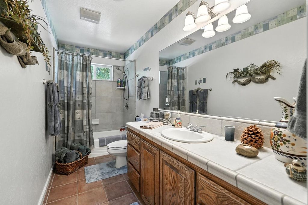 Image 37 of property listing at 44550 Windsong Way, Ahwahnee, CA 93601