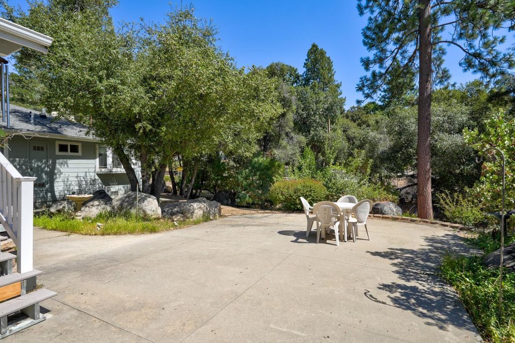 Image 44 of property listing at 44550 Windsong Way, Ahwahnee, CA 93601