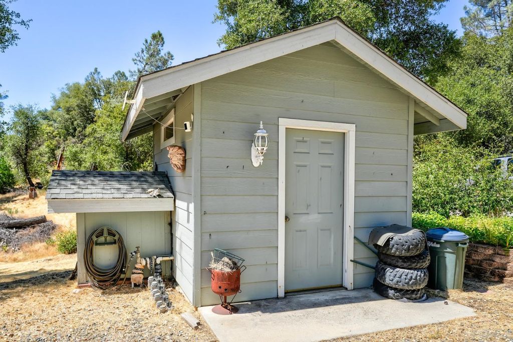 Image 50 of property listing at 44550 Windsong Way, Ahwahnee, CA 93601