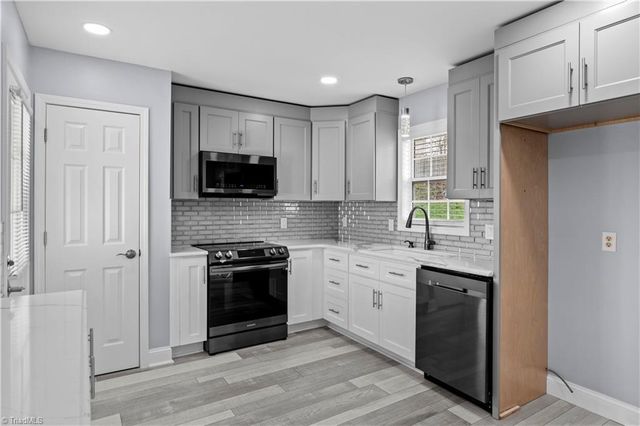 250 Cloverfield Court, Winston-salem, NC 27127