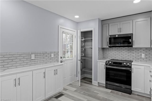 250 Cloverfield Court, Winston-salem, NC 27127