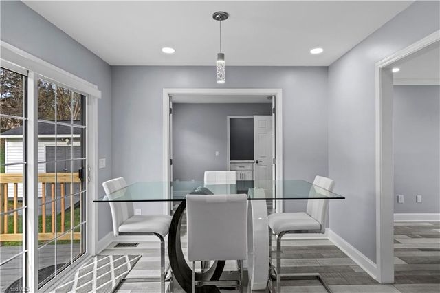 250 Cloverfield Court, Winston-salem, NC 27127