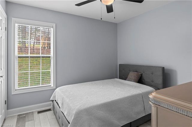 250 Cloverfield Court, Winston-salem, NC 27127