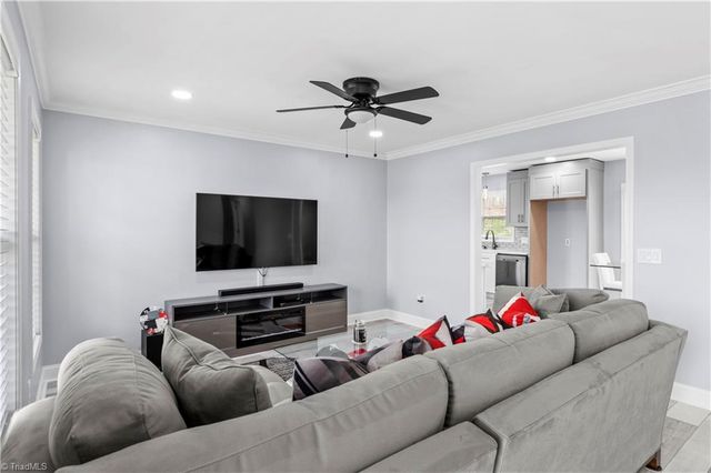 250 Cloverfield Court, Winston-salem, NC 27127