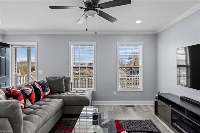 250 Cloverfield Court, Winston-salem, NC 27127