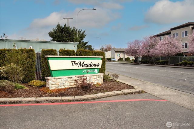 24415 64th Avenue S #16, Kent, WA 98032