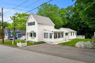8 Maplewood Avenue, Manchester, NH 03102