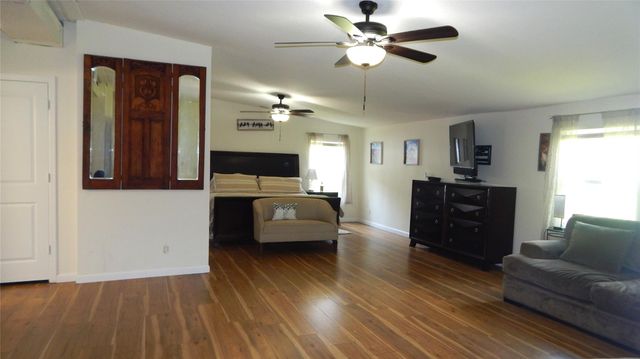 142 County Road 1332, Liberty, TX 77575