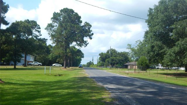 142 County Road 1332, Liberty, TX 77575