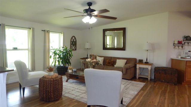 142 County Road 1332, Liberty, TX 77575