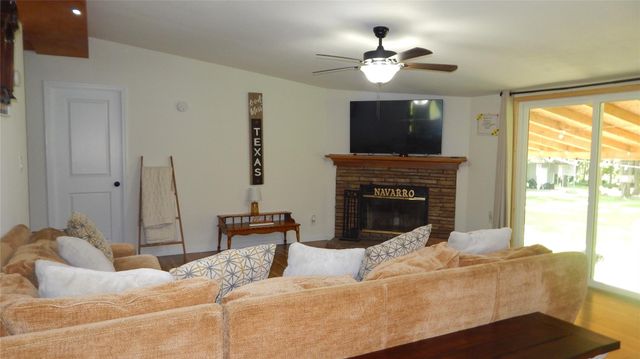 142 County Road 1332, Liberty, TX 77575