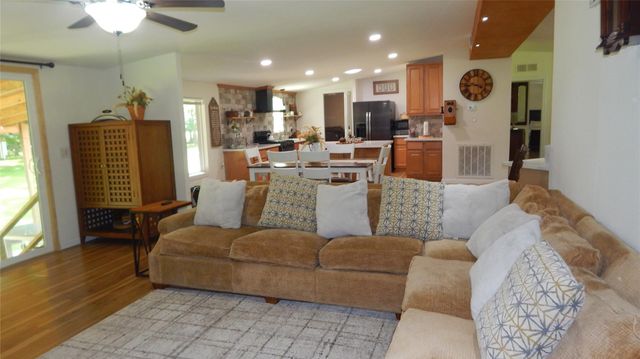 142 County Road 1332, Liberty, TX 77575