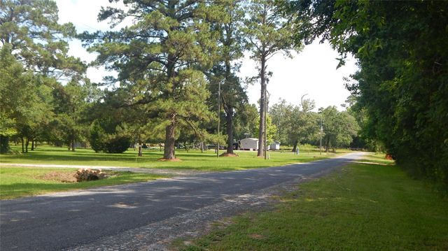 142 County Road 1332, Liberty, TX 77575