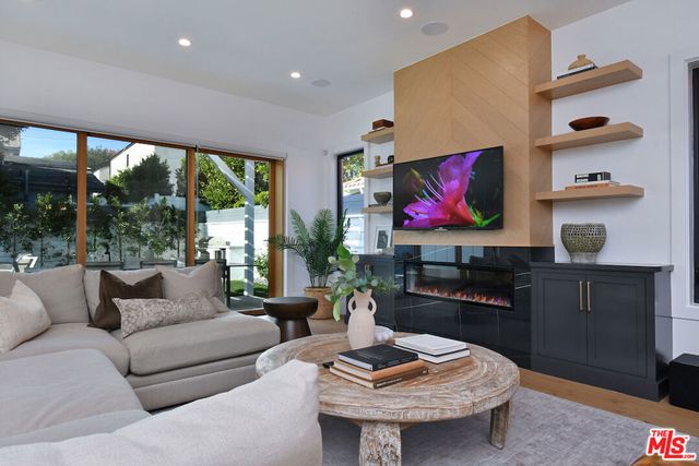 4809 Genesta Avenue, Encino, CA 91316