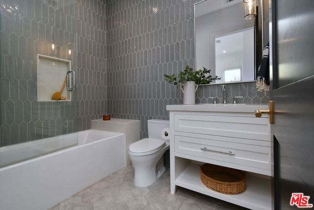 4809 Genesta Avenue, Encino, CA 91316