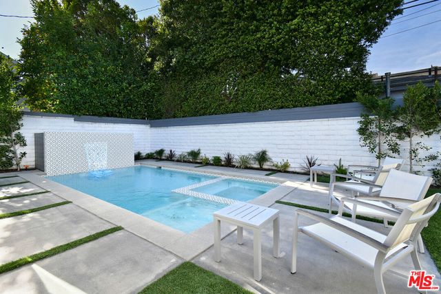 4809 Genesta Avenue, Encino, CA 91316