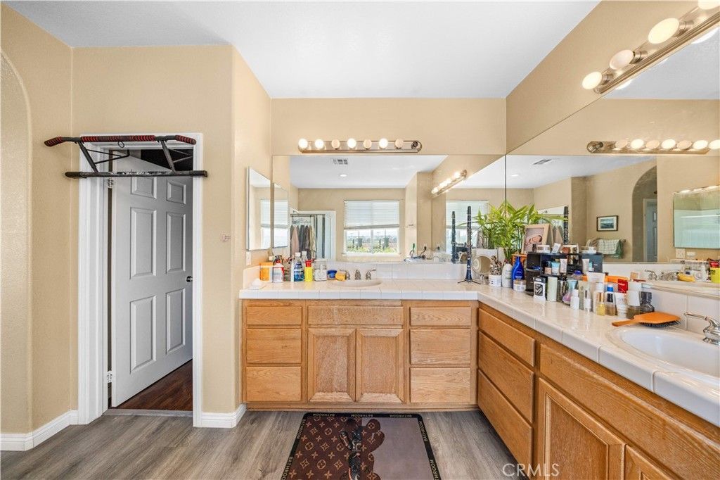 Image 20 of property listing at 7342 Excelsior Dr, Eastvale, CA 92880