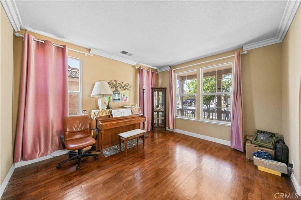 Image 5 of property listing at 7342 Excelsior Dr, Eastvale, CA 92880