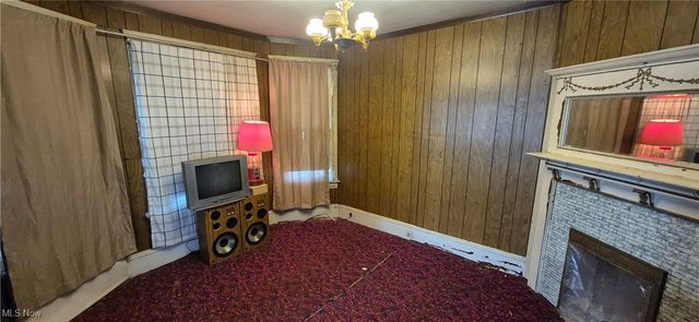 2201 E 36th Street, Cleveland, OH 44115