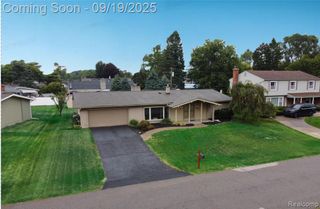 8139 Hedgeway Drive, Shelby Twp, MI 48317