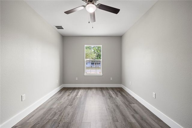 936 S 10th St, Aransas Pass, TX 78336