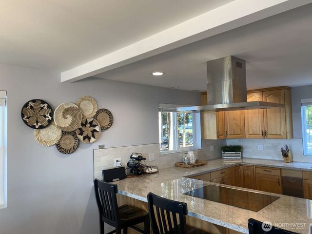 242 W Bluff Drive, Port Angeles, WA 98362