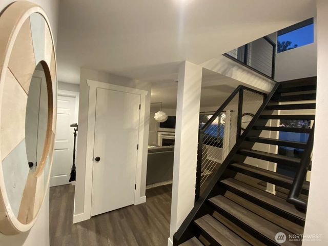 242 W Bluff Drive, Port Angeles, WA 98362