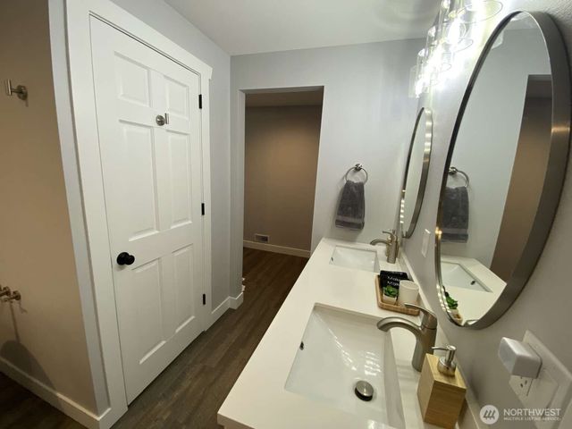 242 W Bluff Drive, Port Angeles, WA 98362