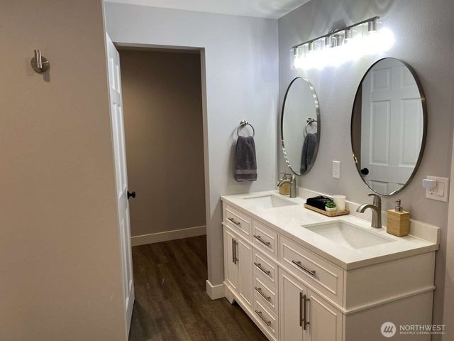 242 W Bluff Drive, Port Angeles, WA 98362