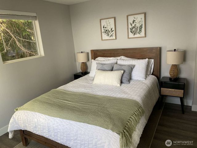 242 W Bluff Drive, Port Angeles, WA 98362