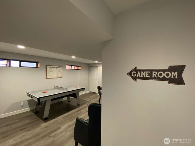 242 W Bluff Drive, Port Angeles, WA 98362