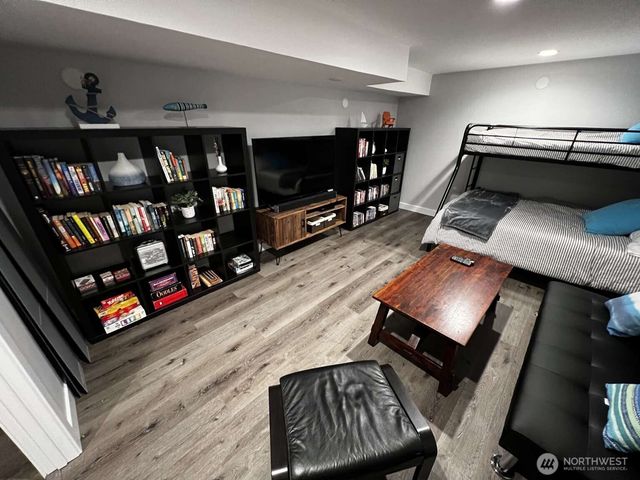 242 W Bluff Drive, Port Angeles, WA 98362