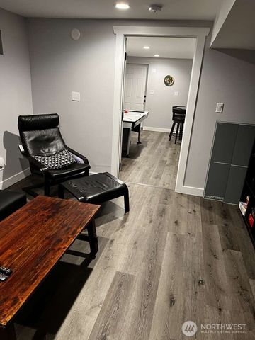 242 W Bluff Drive, Port Angeles, WA 98362