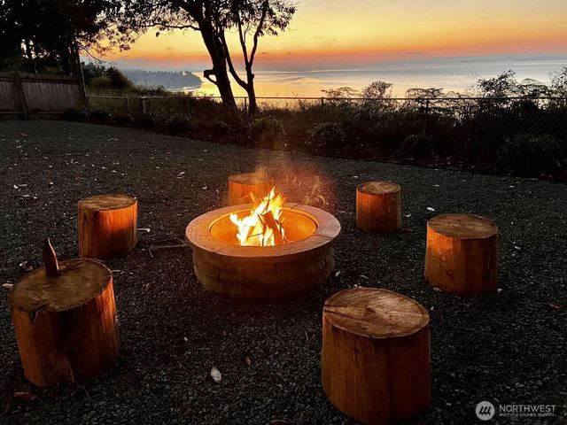 242 W Bluff Drive, Port Angeles, WA 98362