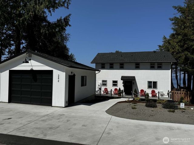 242 W Bluff Drive, Port Angeles, WA 98362