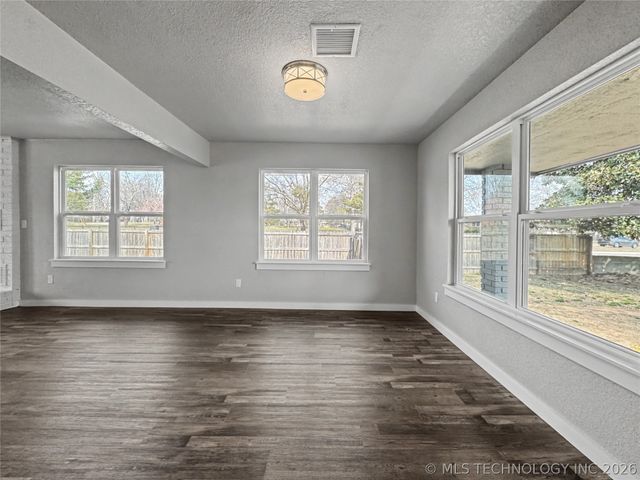 1202 S Ross Avenue, Tahlequah, OK 74464