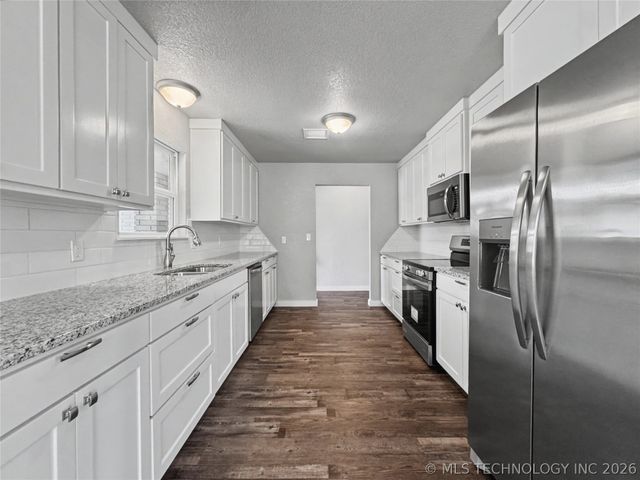 1202 S Ross Avenue, Tahlequah, OK 74464