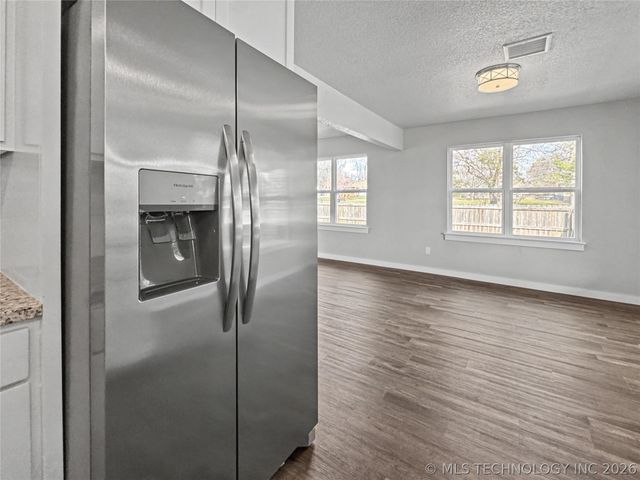 1202 S Ross Avenue, Tahlequah, OK 74464