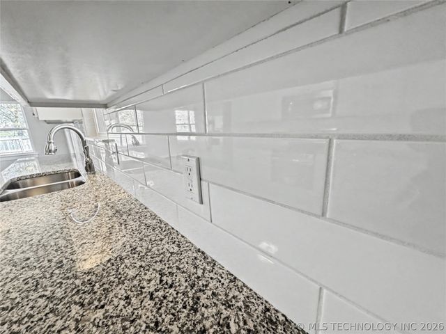 1202 S Ross Avenue, Tahlequah, OK 74464