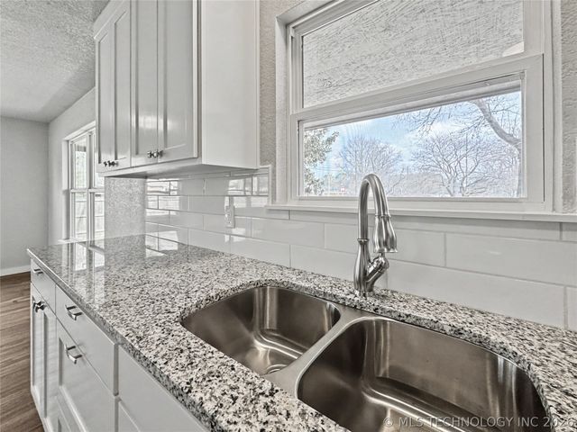 1202 S Ross Avenue, Tahlequah, OK 74464