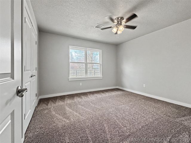 1202 S Ross Avenue, Tahlequah, OK 74464