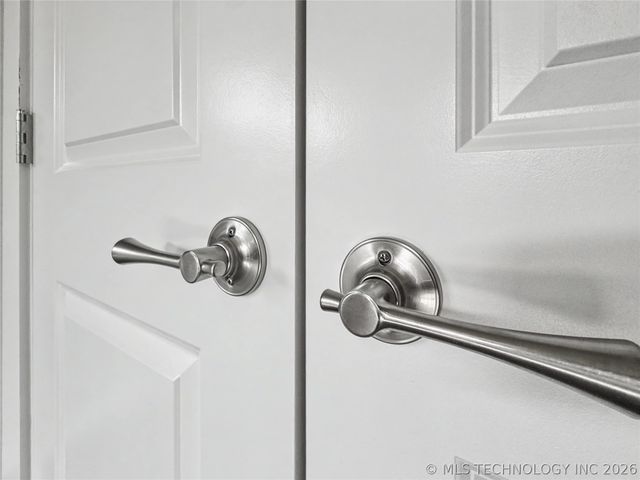 1202 S Ross Avenue, Tahlequah, OK 74464